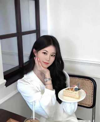 白云兼职妩媚女仆-安娜（热）