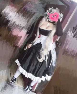 动漫Coser口爆真胸器木桶泡澡角色扮演